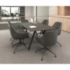 Bravia Visita – Ambientada Bravia Visita silla ejecutiva negra en ambiente de oficina