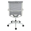 Respaldo de malla gris de la silla KENDRA GRIS