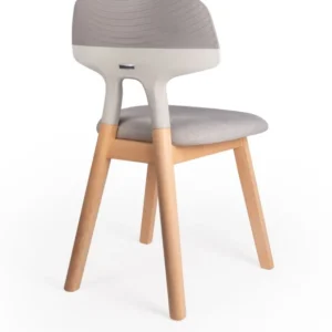 Silla LERIVA BAJO con tela gris y estructura de madera vista frontal