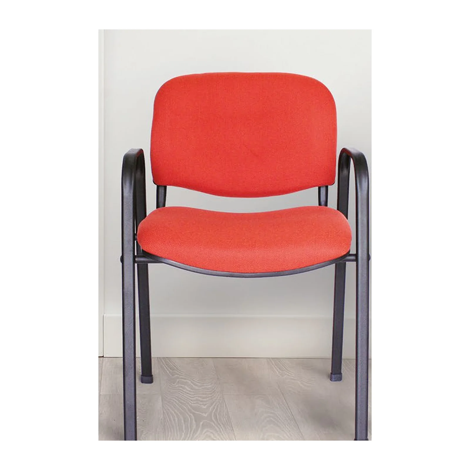 Luma con brazo 10116 – vista frontal Silla de visita Luma con brazo 10116, vista frontal