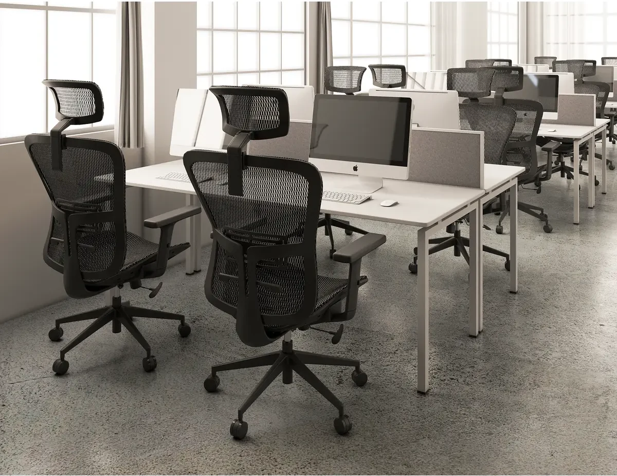 Silla ejecutiva VELIA ambientada en oficina